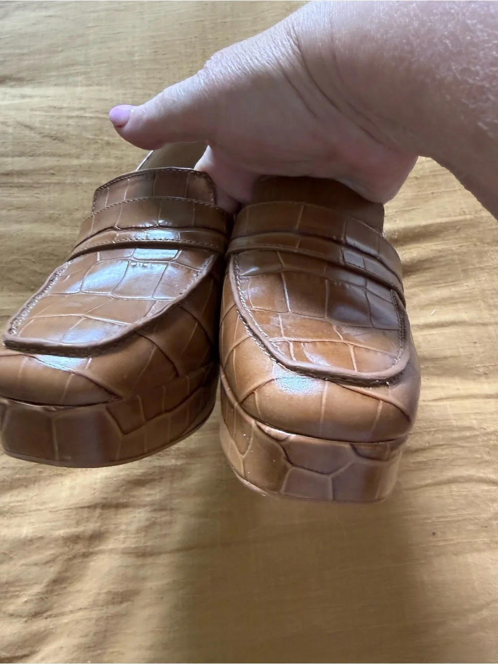 Vince Camuto Women’s Tan Croc-Embossed Platform Heels